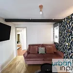 Urban Flat 161 - Luxury 4 Bedrooms Apartment