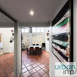 Urban Flat 161 - Luxury 4 Bedrooms Apartment